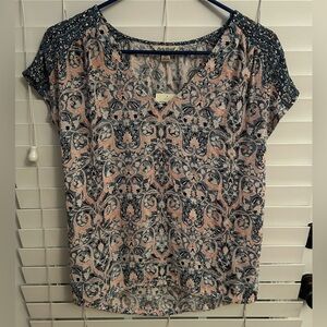 Woman’s Lucky Brand light patterned summer shirt. NWT